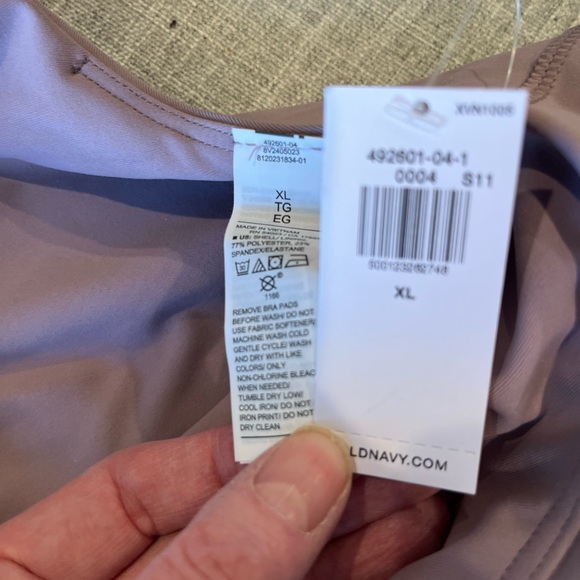NWT Old Navy powersoft exercise top - Picture 3 of 4